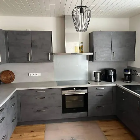 Ruim Familiehuis - 10 Pers - Nabij Cochem-zell, De Moezel & Calmont Klettersteig בית נופש